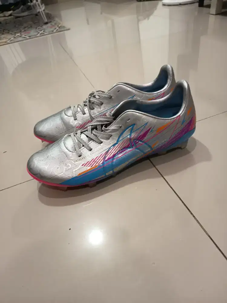 Ortuseight Sepatu Bola Catalyst Incognity V2 FG SE X - Silver/Cyan/Mag