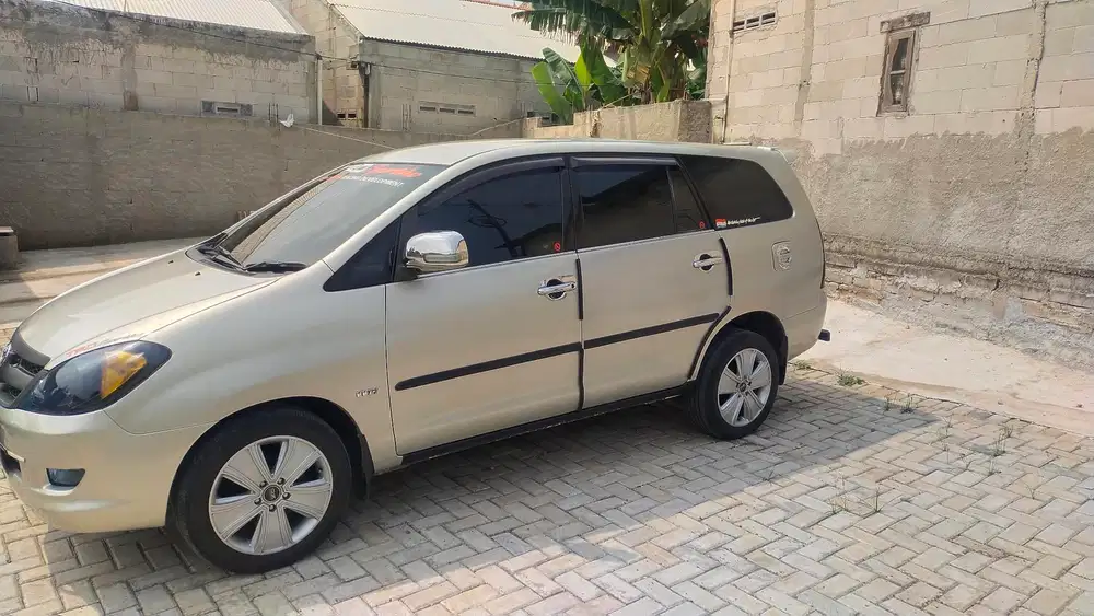 Toyota Kijang Innova 2007 Bensin