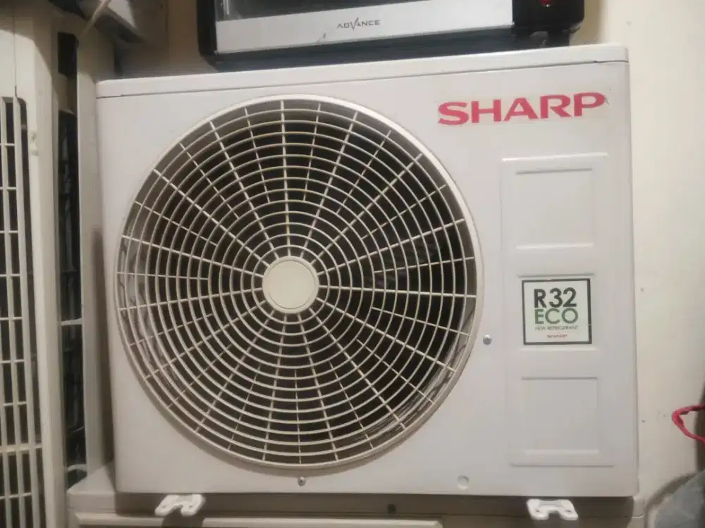Outdor ac sharp setengah pk orisinil