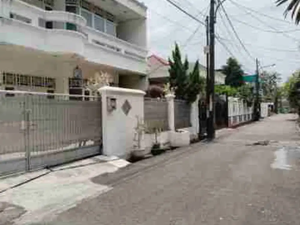 pondok bambu - duren sawit 
rumah 2lt 4 kamar