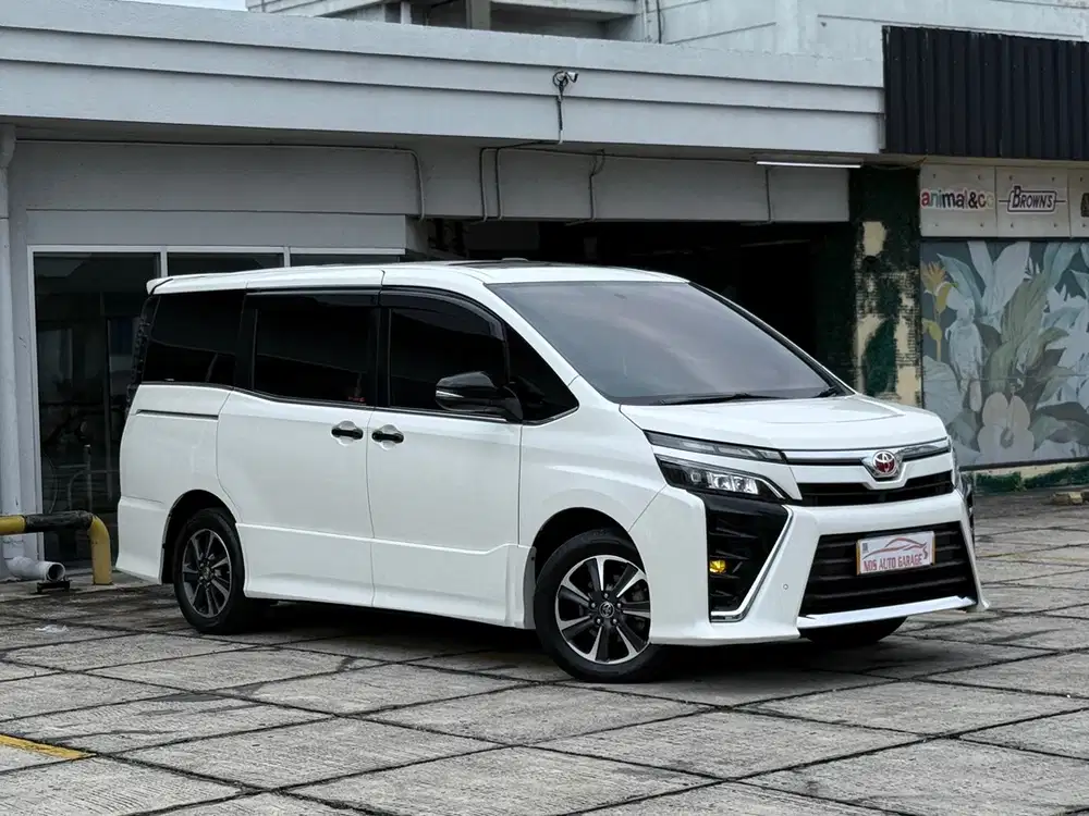 Toyota Voxy 2017