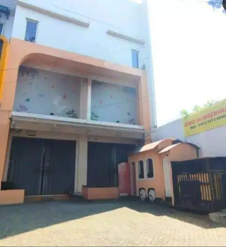 2 unit Ruko 3lantai kawasan poros Soekarno Hatta Malang