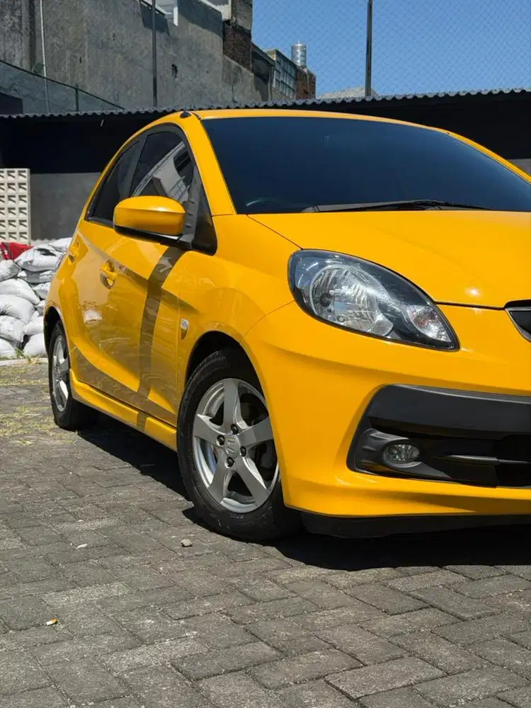 Honda brio 2015 kuning simpanan low km