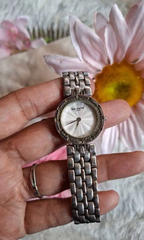 Jam Tangan Wanita Vintage / Vintage Silver Tone Ladies Watches
