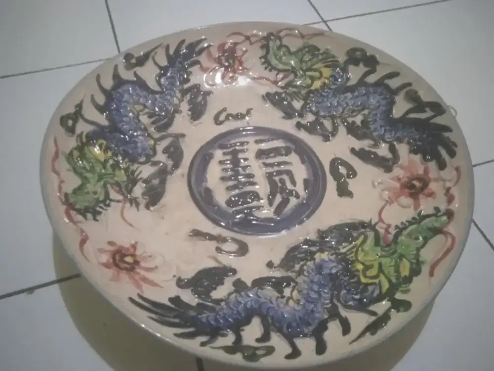 Piring antik kuno