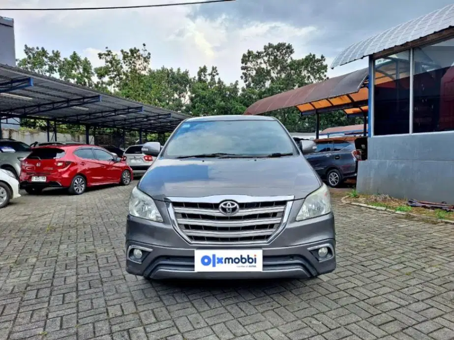 LOW DP - Toyota Kijang Innova 2.5 V Solar-AT 2015