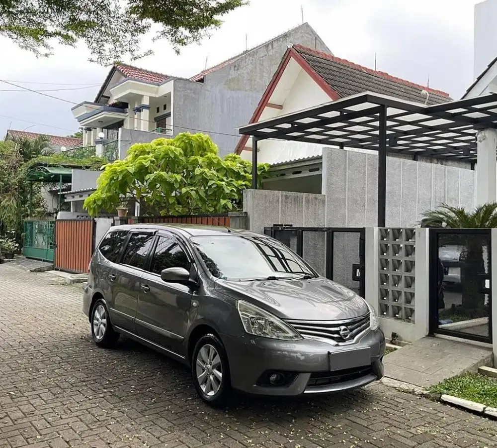 Grand livina 2014 XV AT matic model 2015 non hws sv