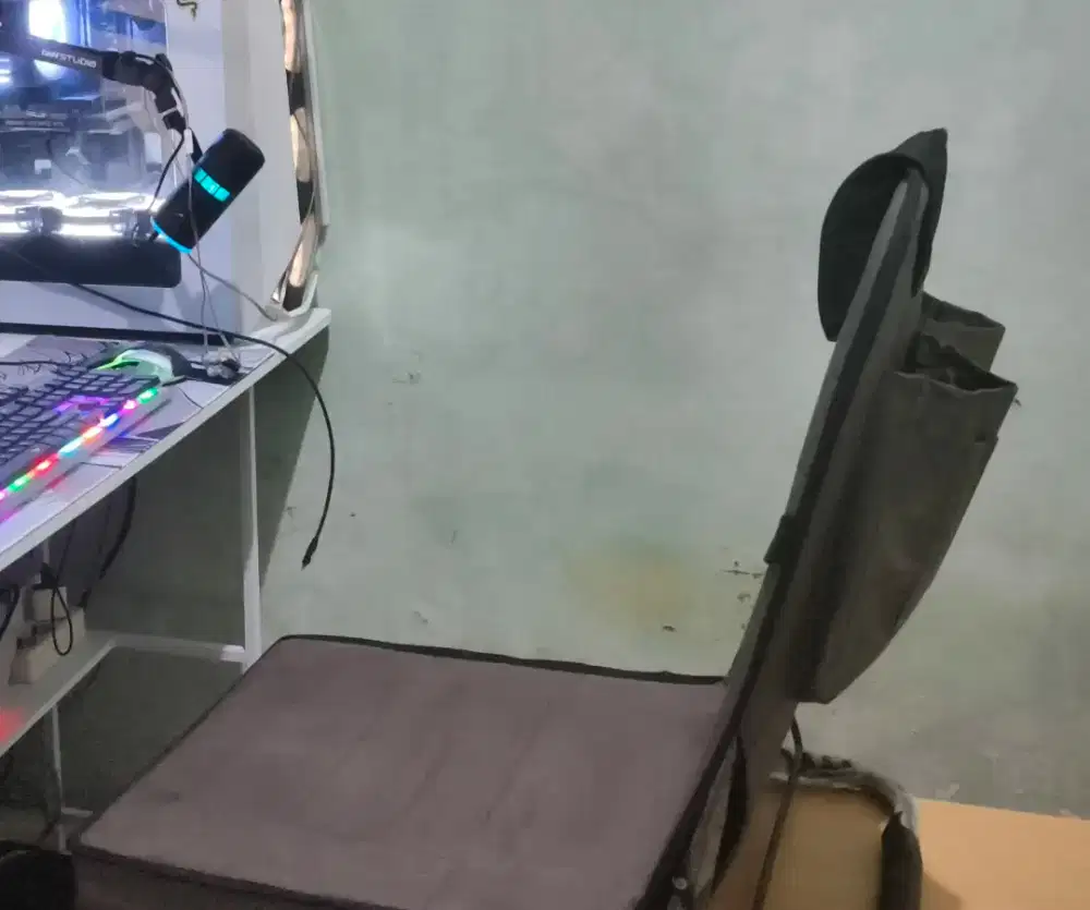 Kursi Lesehan Kursi Gaming Kursi Santai Kursi Ibadah Kursi Belajar