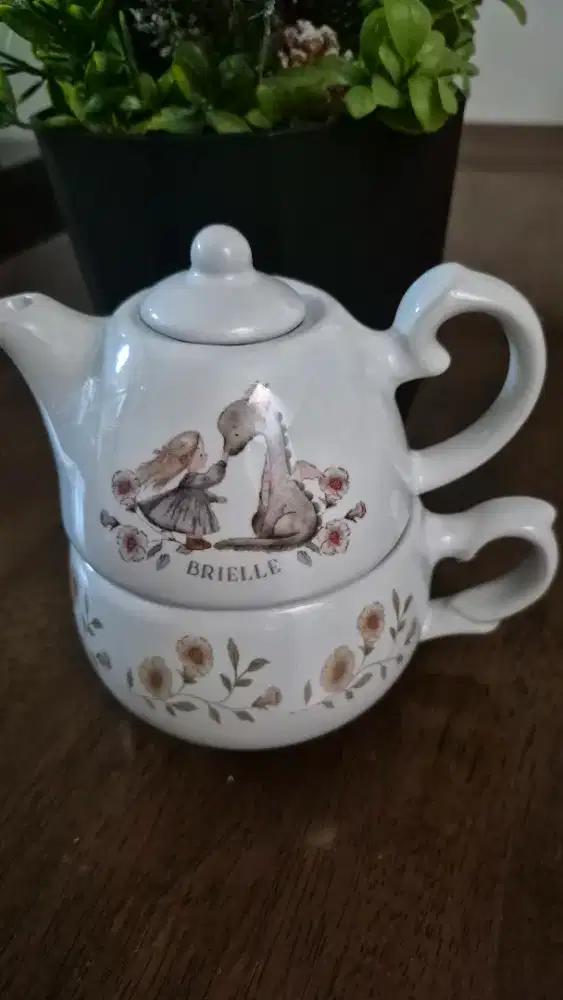 Tea set warna putih