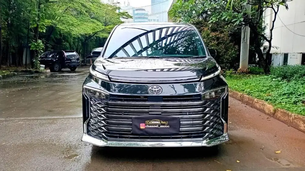 TOYOTA VOXY 2022 ANTIK ISTIMEWA JARANG ADA DIJAMIN SEPERTI BARU