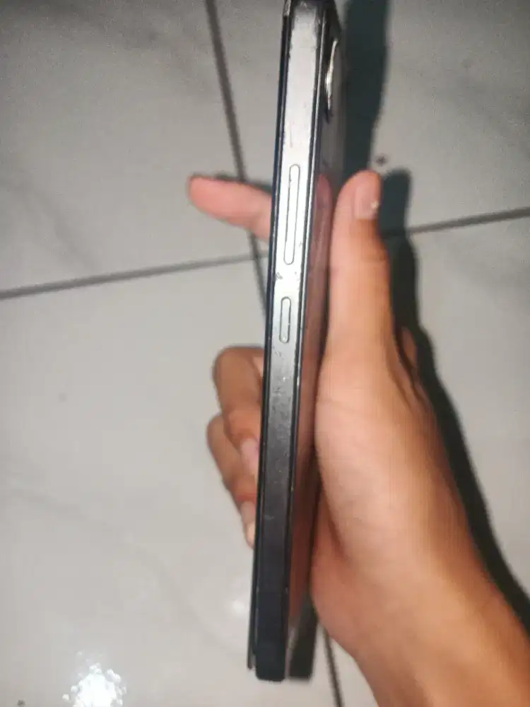 Realme c30 bekas 600 nego tipis