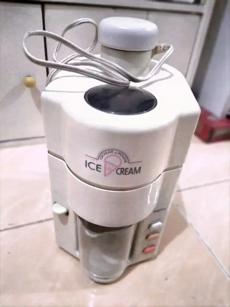 Ice cream maker & coffee heater