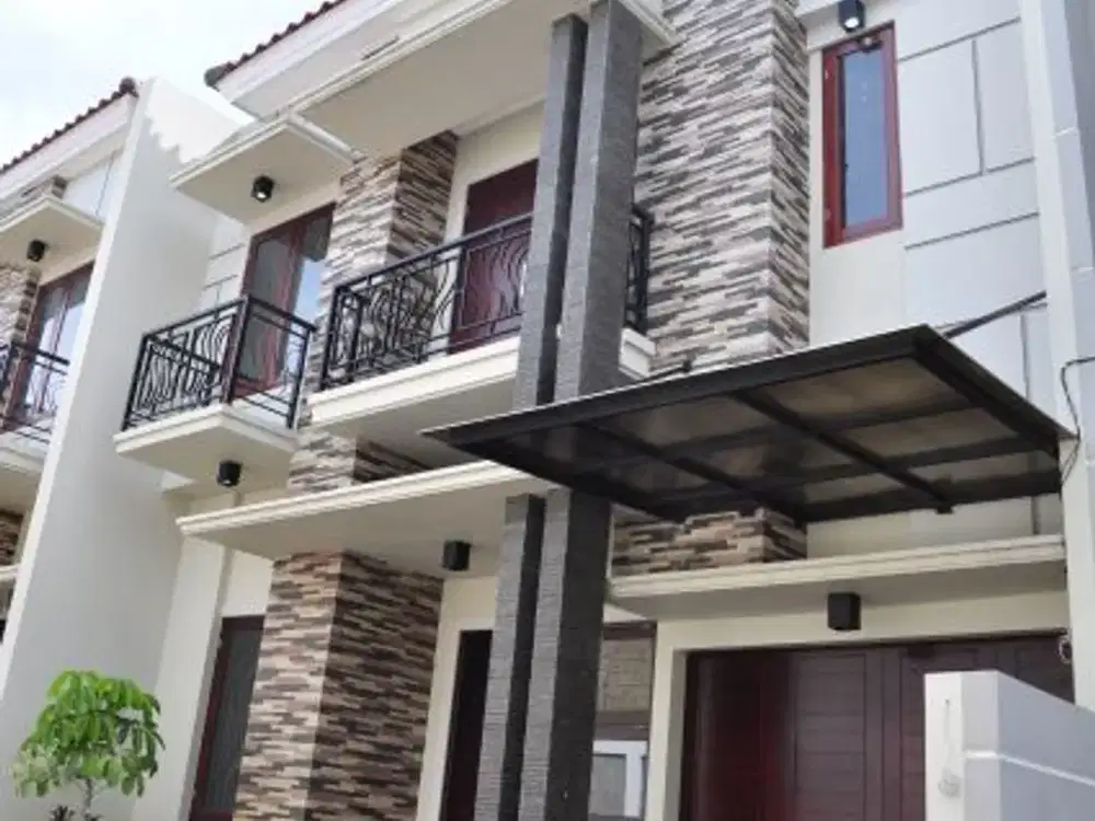 Disewakan rumah 2 lantai dipejaten dalam komplek