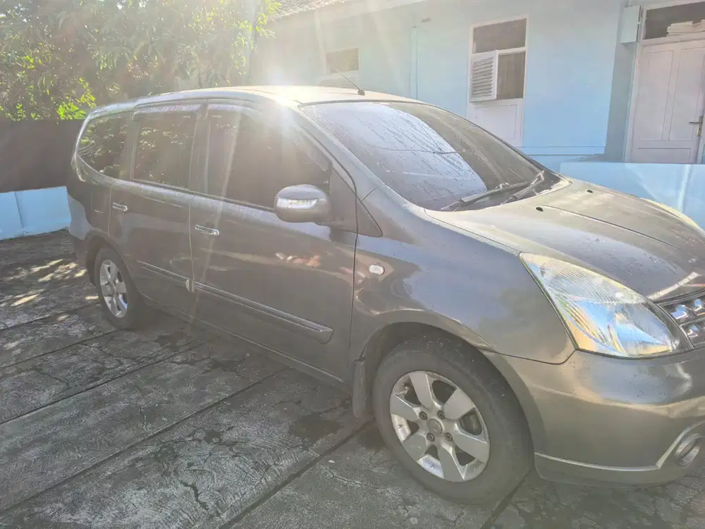 Nissan Grand livina 2010 Bensin