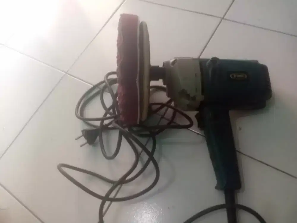 Mesin poles mobil
