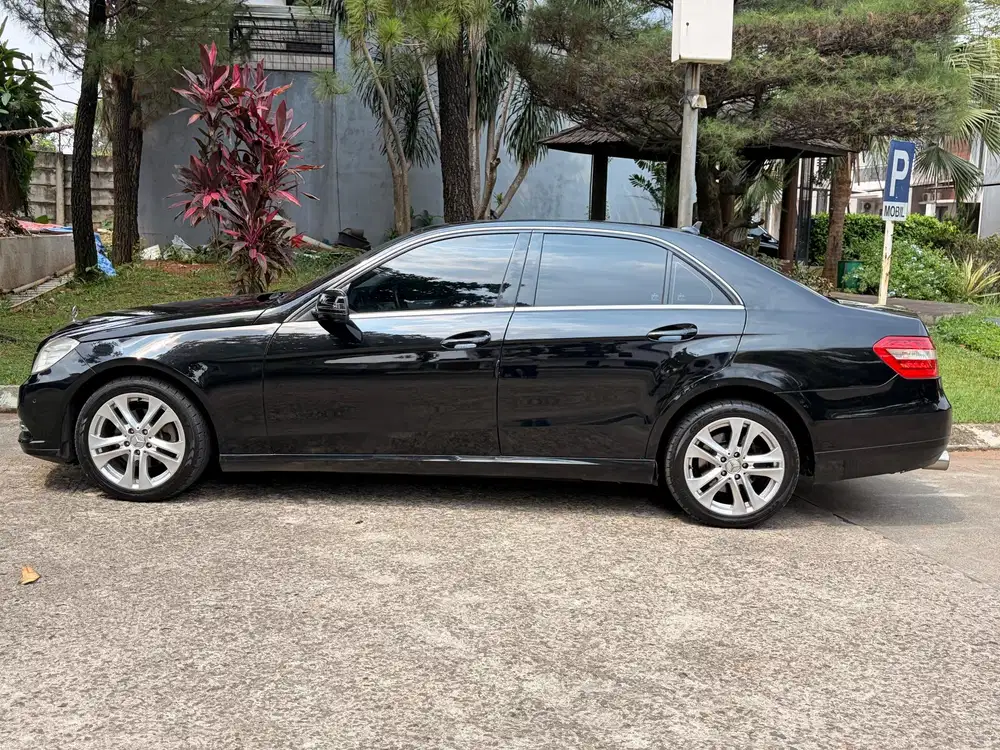 Mercedes-Benz E200 2013 Bensin