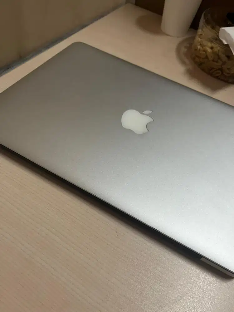 Jual Murah Macbook Pro 2015 8/256 Full Set Charget dan Box apa adanya