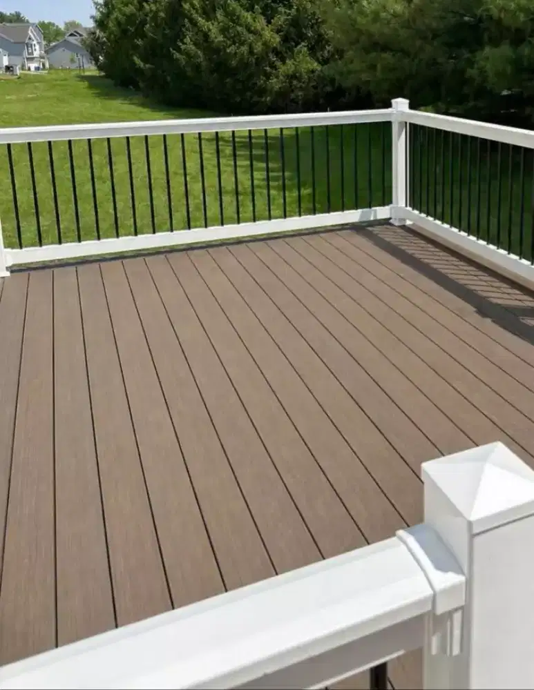 Deck lantai luar tahan air dan tahan rayap