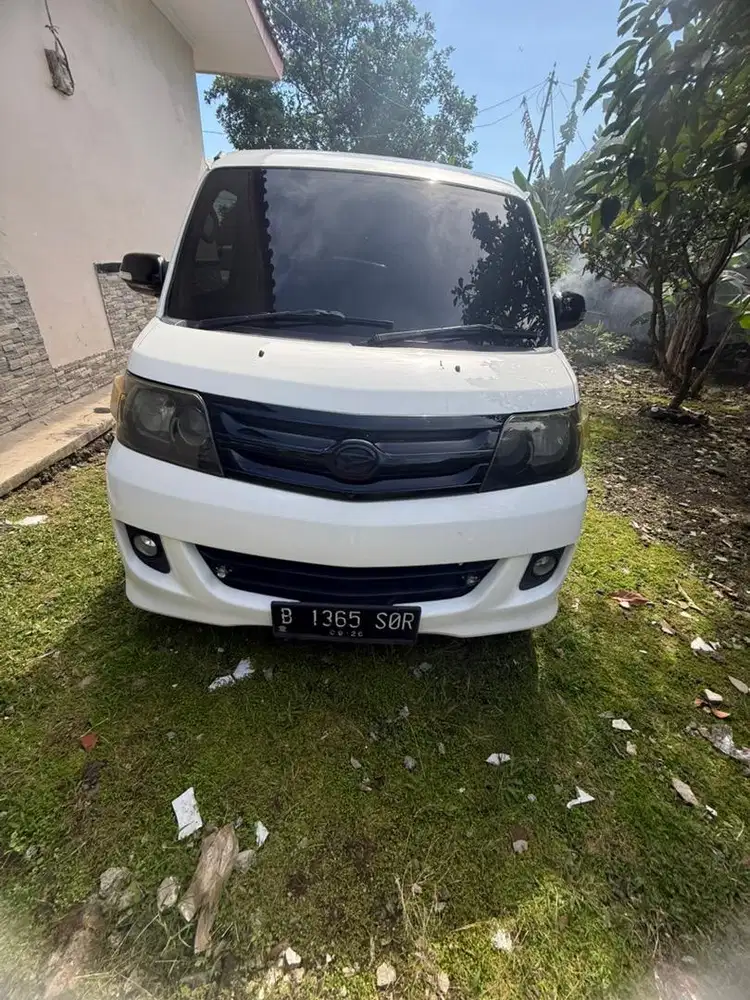 Daihatsu luxio 2011