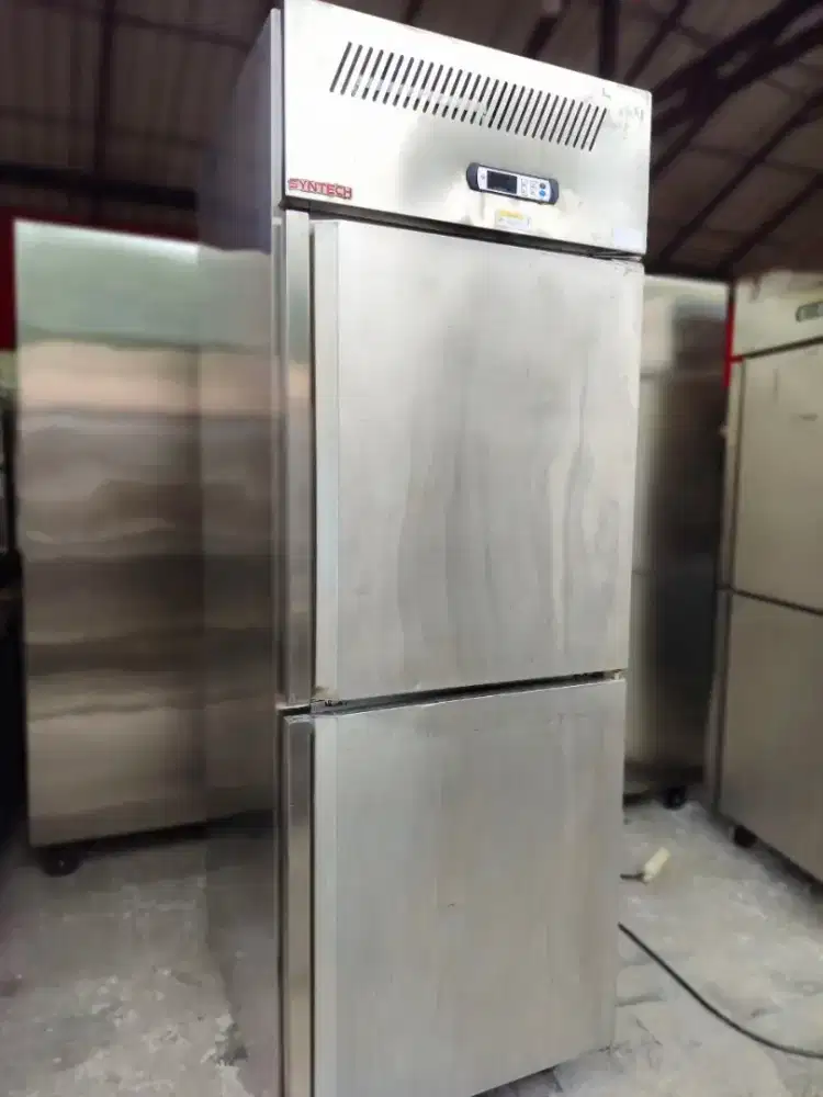upride freezer 2 pintu merk syinteck