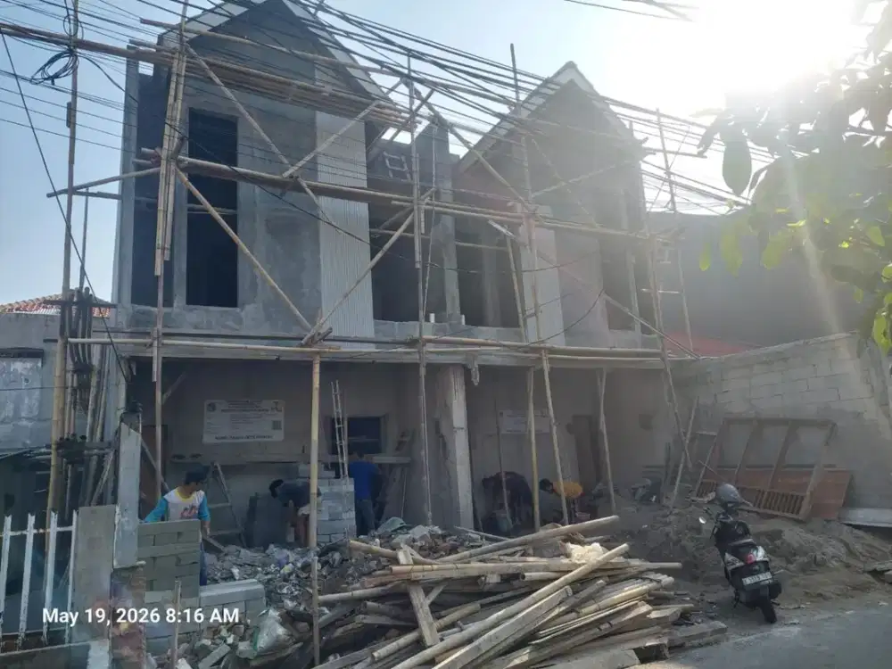 Rumah baru 2 lantai, hanya 1 menit dari RSU Persahabatan