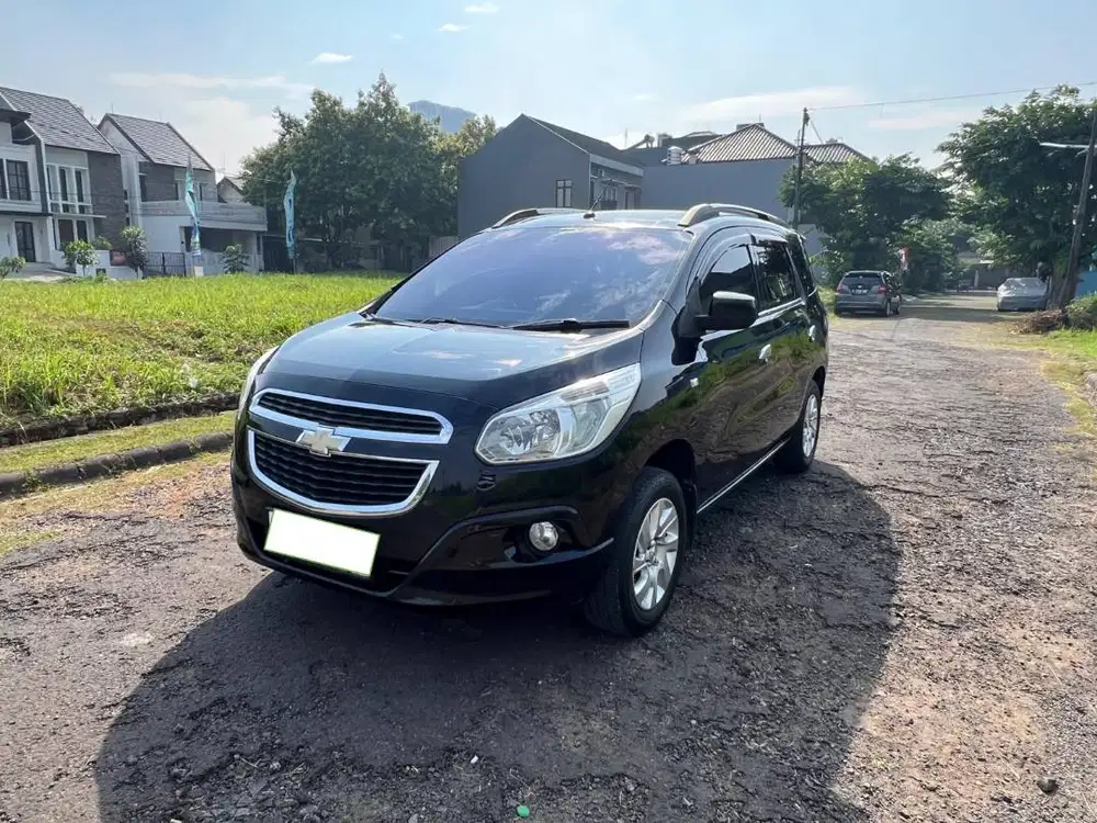 Chevrolet Spin LTZ 1.5 AT Low KM Hitam FULL ORI