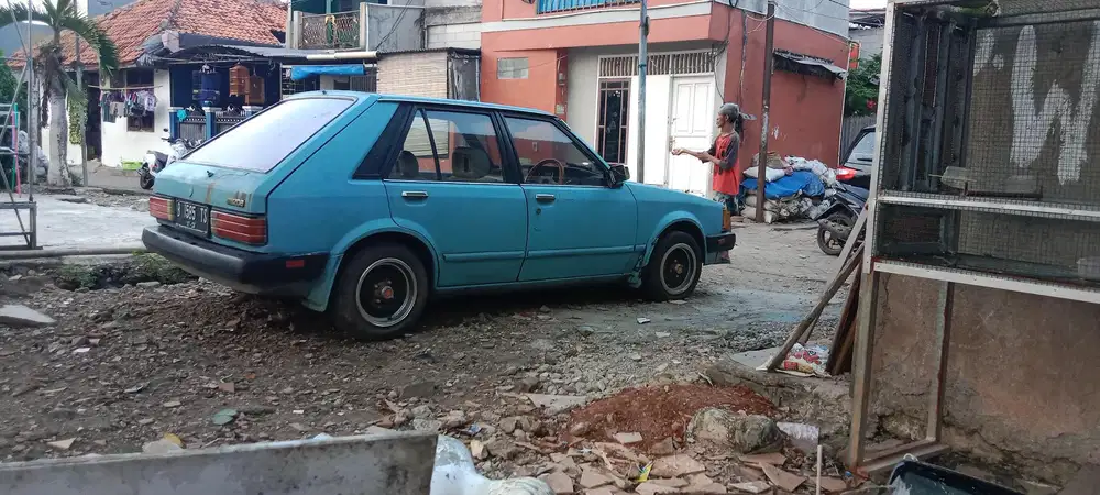Mazda 323 1984 Bensin