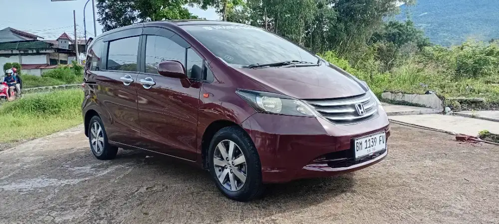 Jual mobil keluarga irit