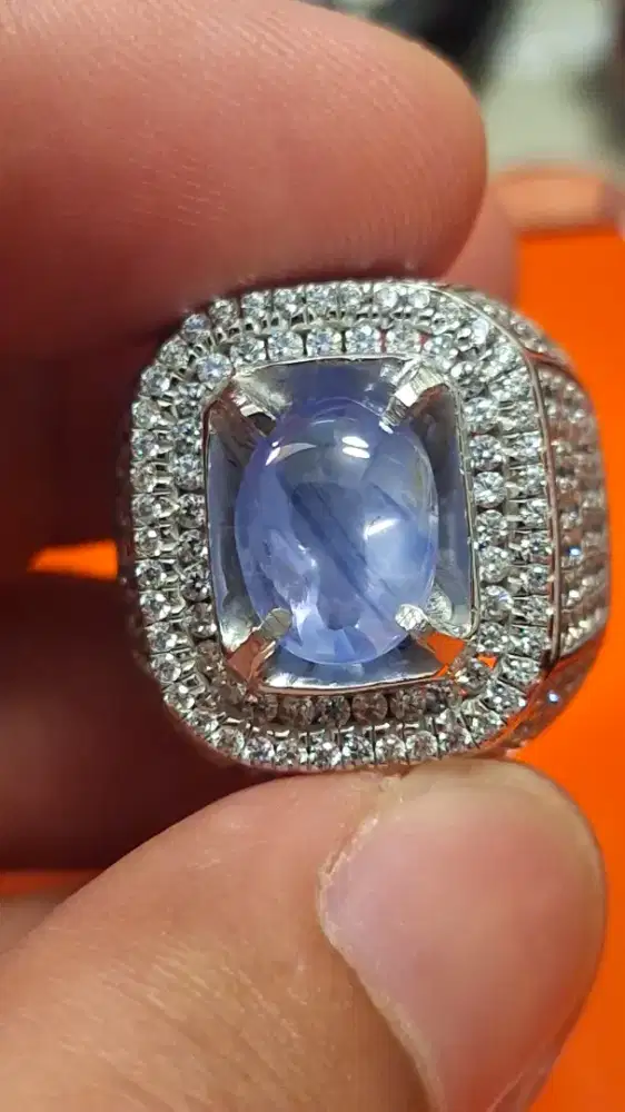Natural blue sapphire ceylon srilanka