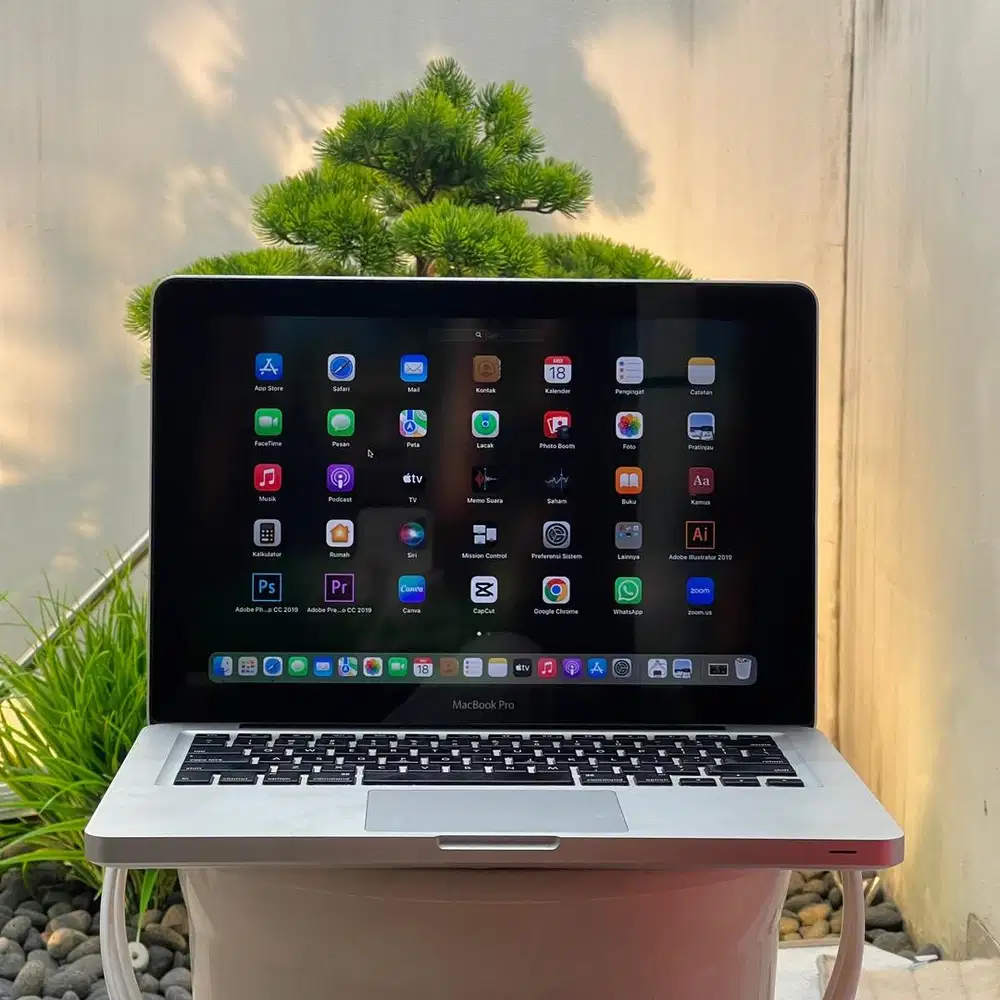 Jual Macbook Pro 13 Ibox 8/256Gb No minus