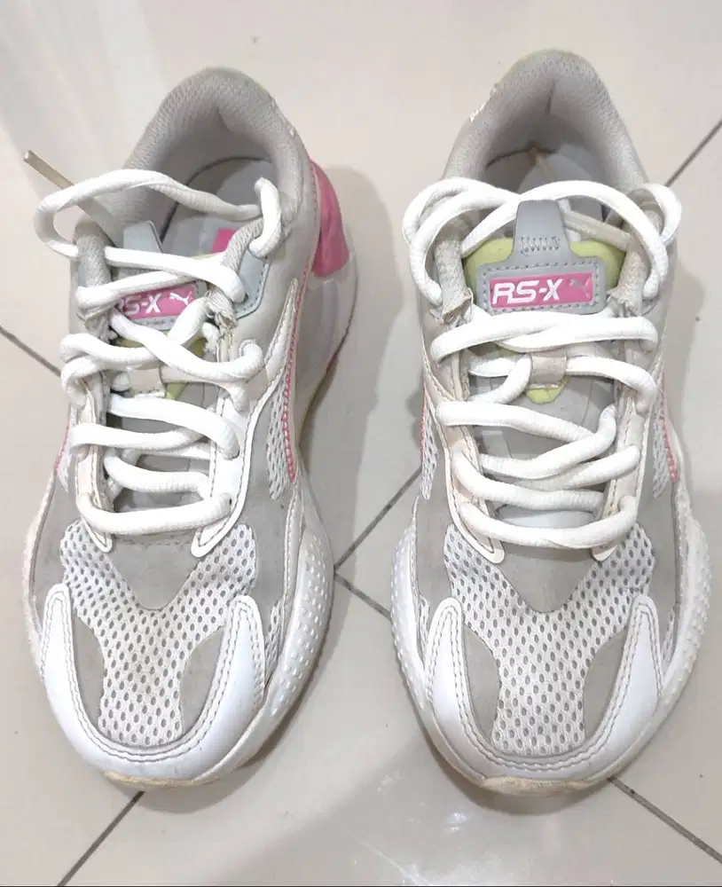 Sepatu Puma Wanita Size 36