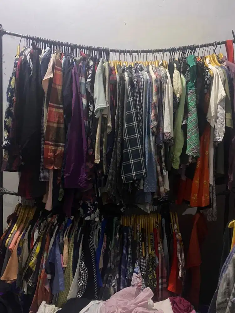 Thrifting Atasan Wanita