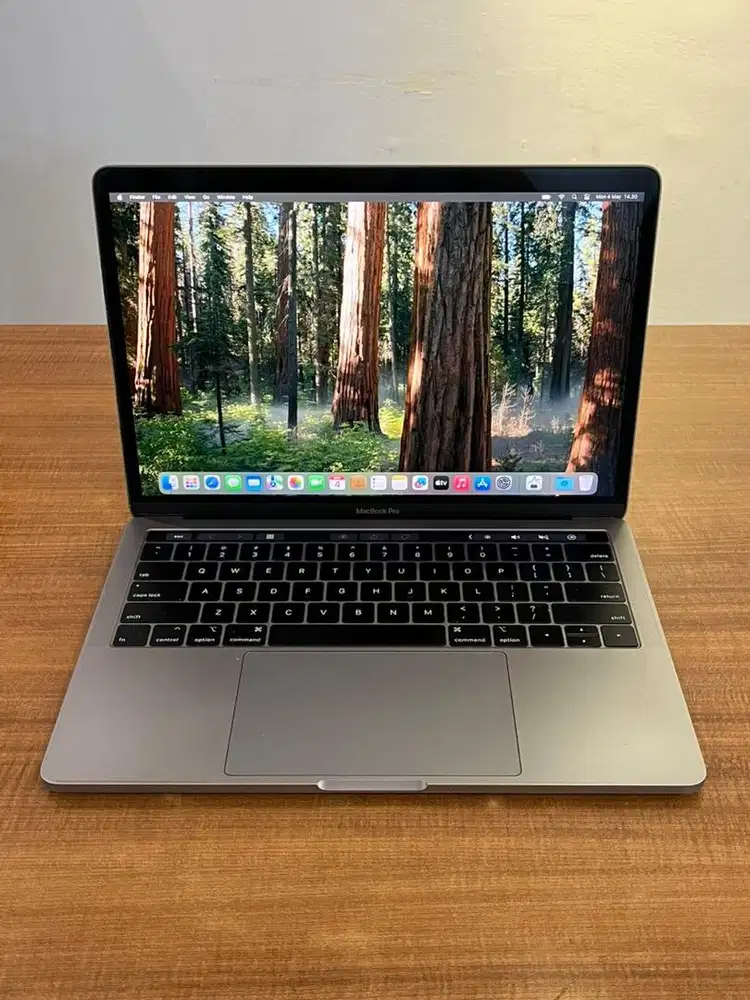 Macbook Pro 13 inch 2019 i7 16/500