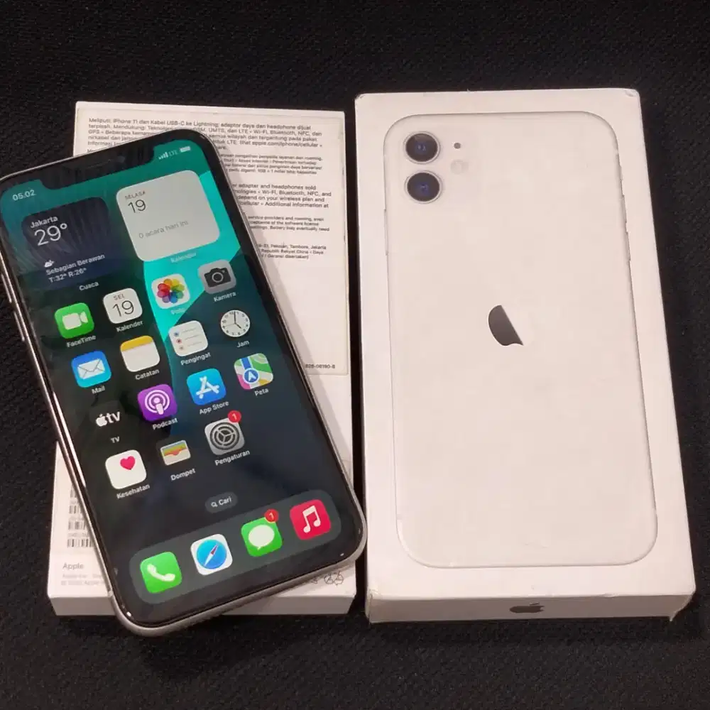 iPhone 11.64GB eks iBox