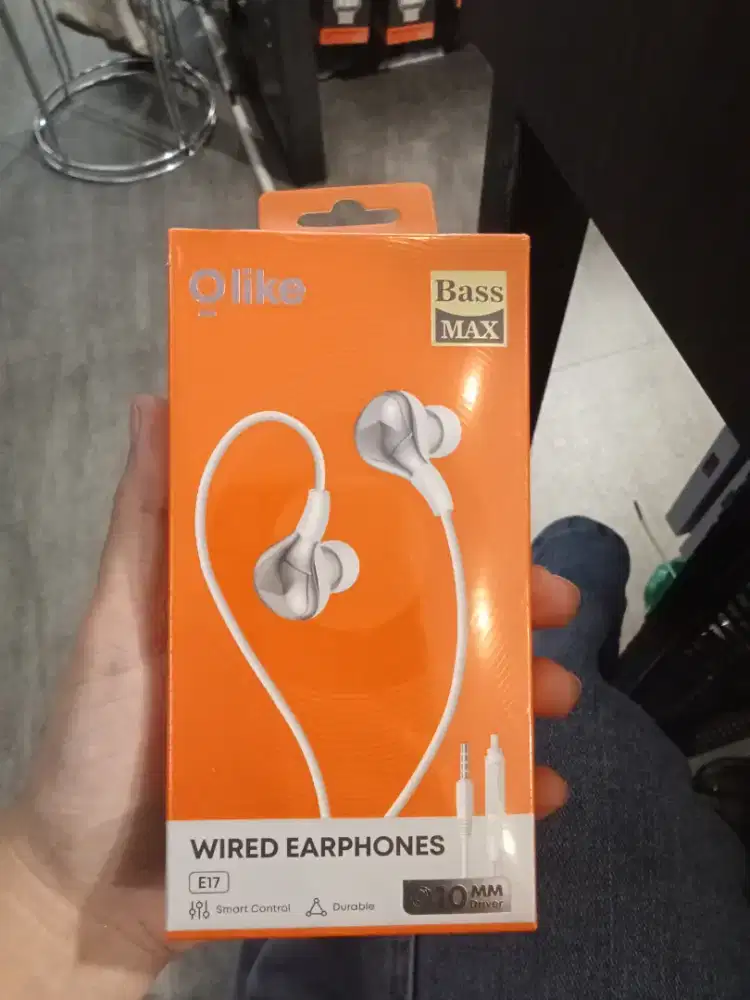 Wired Earphones E17