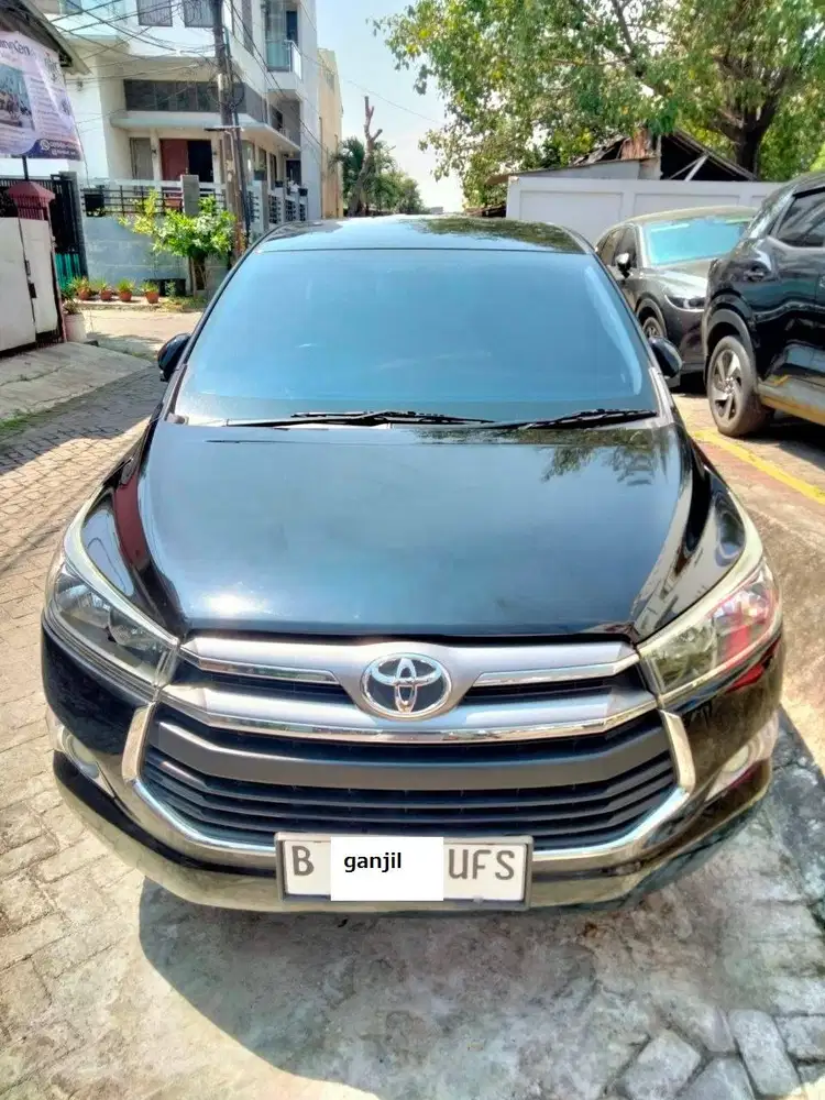 Toyota Inova Reborn bensin 2.0 g AT