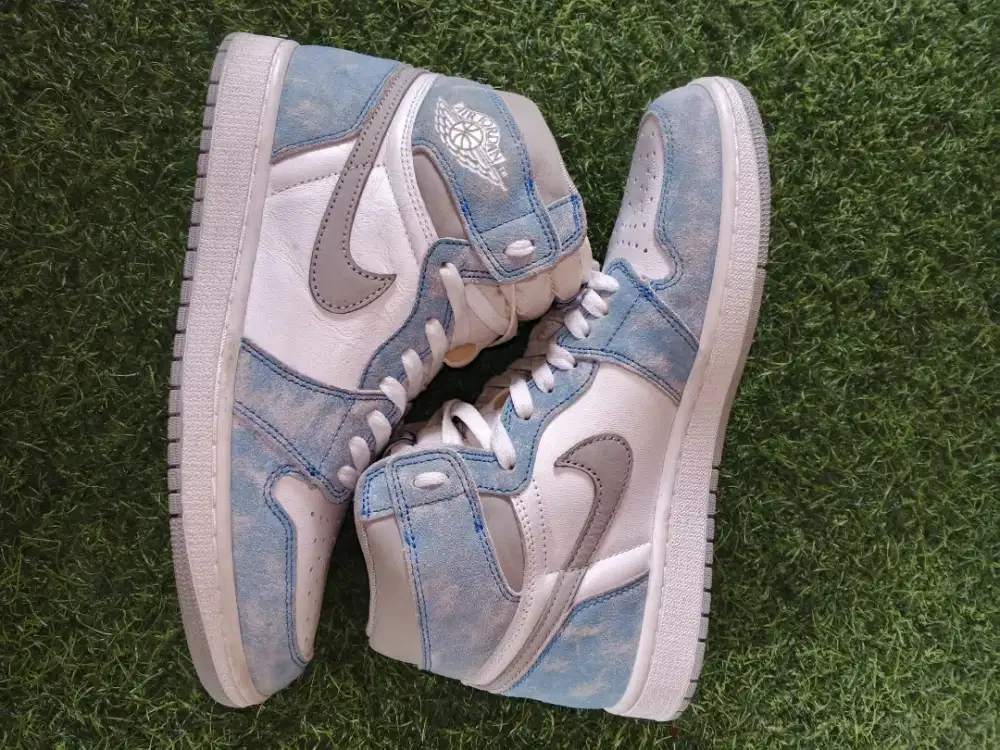 Air Jordan OG Hyper Royal