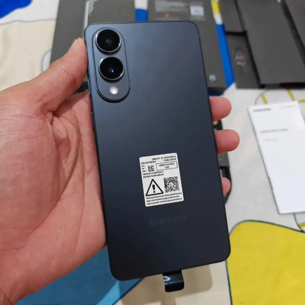 Samsung Galaxy S25 EDGE 12/256 Resmi Sein Mulus Garansi Panjang