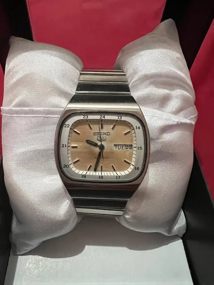 Jam tangan Seiko Vintage