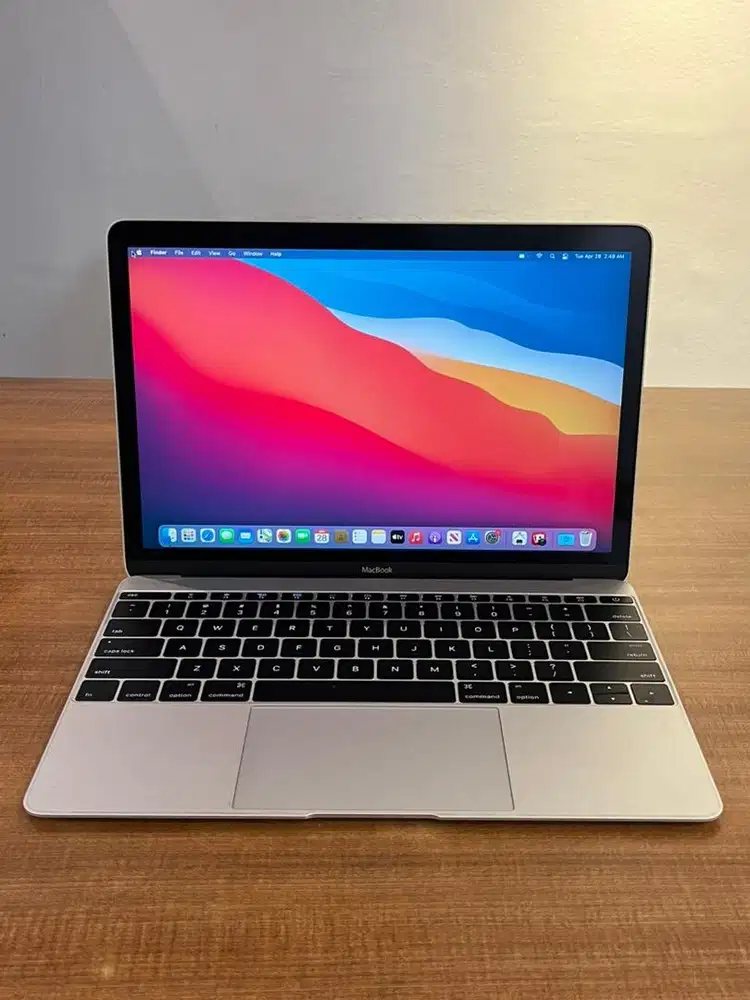 Macbook 12 inch tipis ram 8gb ssd 500g