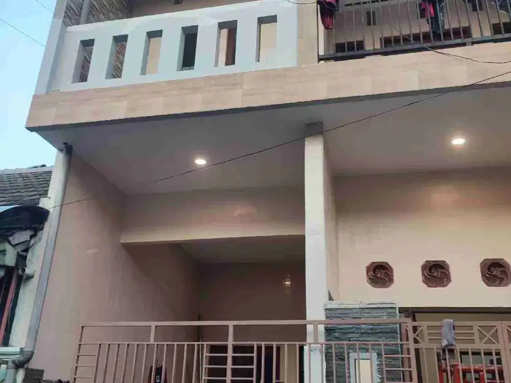 Termurah‼️ Lokasi Strategis, Rumah 2 lt di Ploso Tambaksari
