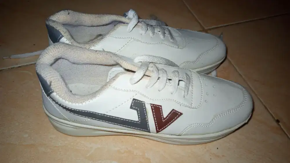 DiJual cepat Sepatu