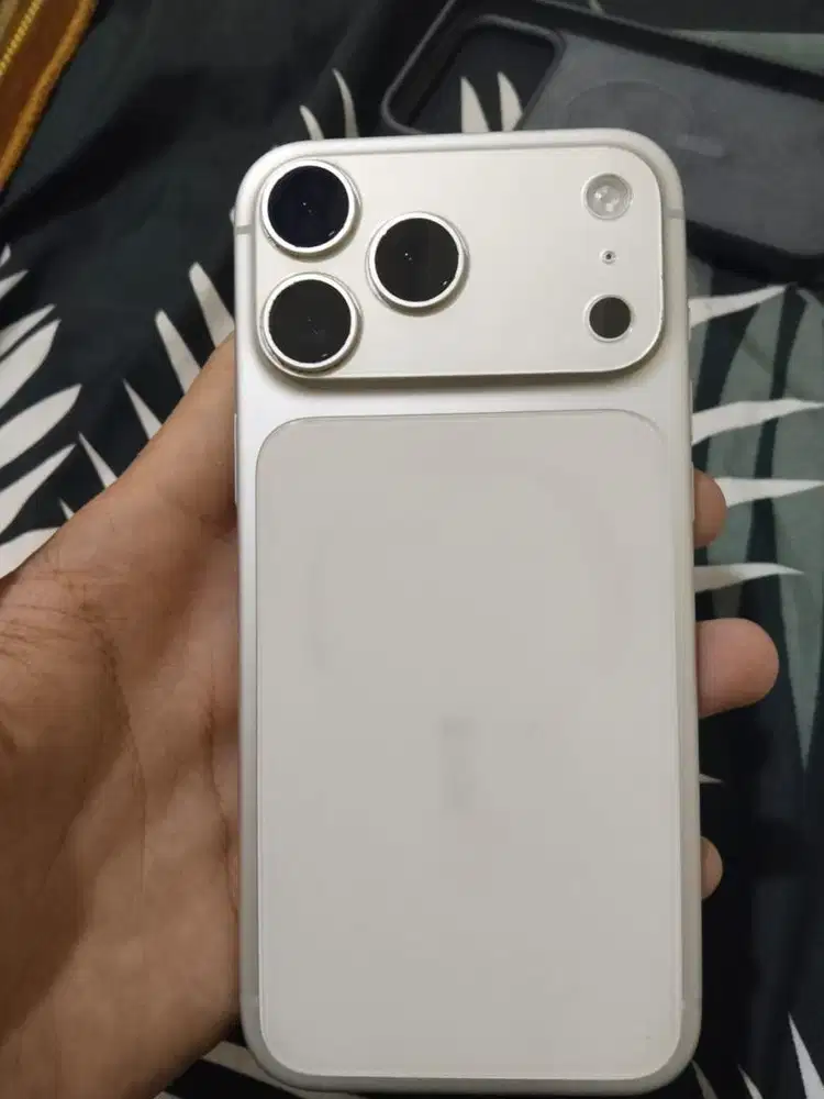 iphone 17 promax silver 256