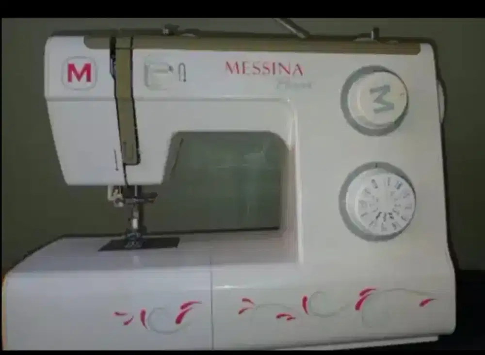MESSINA P 5832 Paris
Mesin Jahit Portable Multifungsi