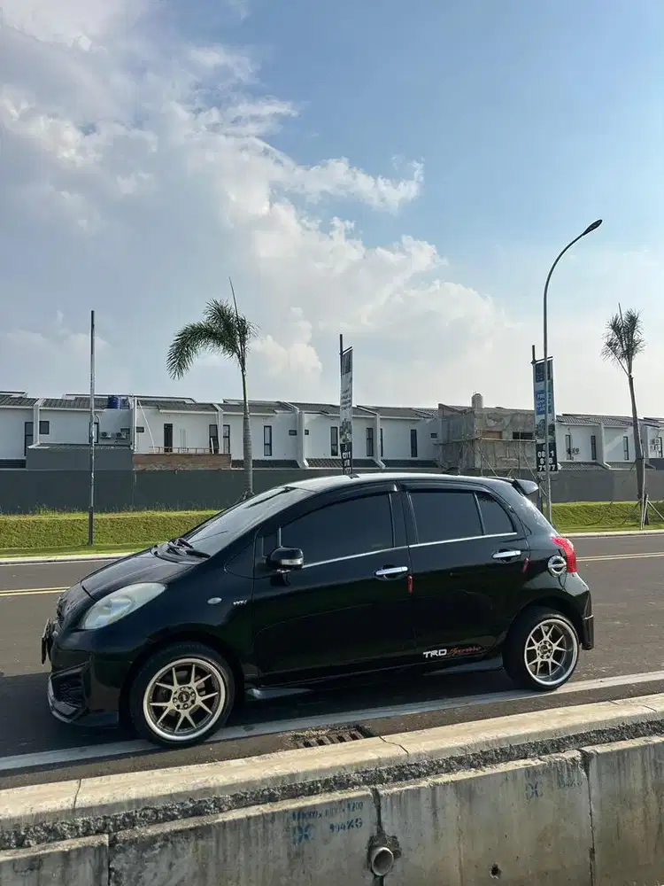 Toyot Yaris E Manual 2013