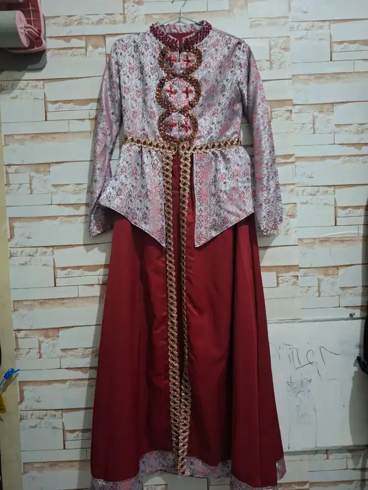 Prelove gaun pesta premium