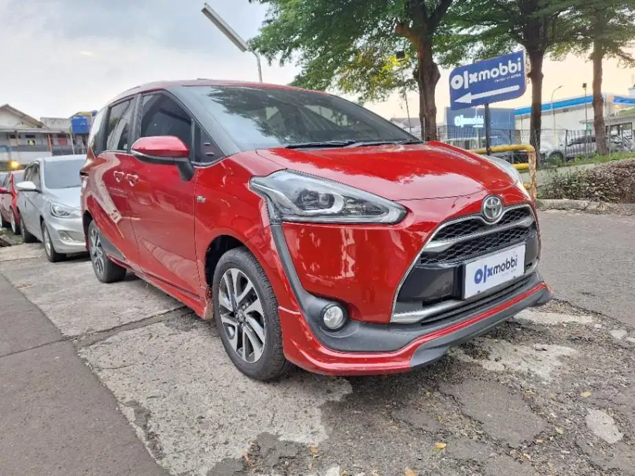 DP MURAH Toyota Sienta 1.5 Q Bensin-AT 2018 Merah CZKPB