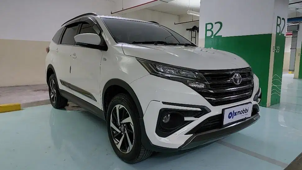 DP MURAH Toyota Rush 1.5 GR Sport Bensin-AT 2023 Putih C4KGT