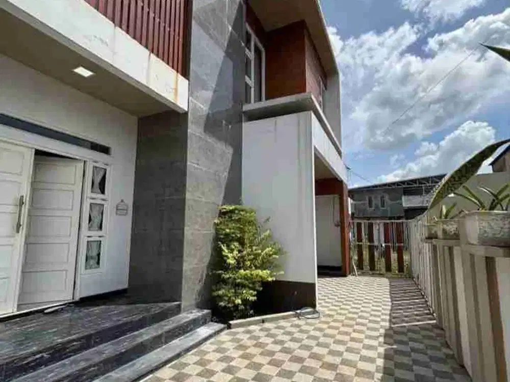 Jual Rumah besar komplek Istiqomah, pemurus dalam, pal 7 Banjarmasin