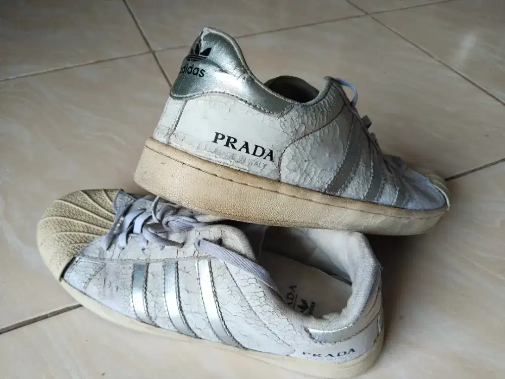 sepatu Adidas prada
